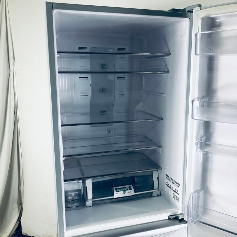 【直接引き渡し】HITACHI ノンフロン冷凍冷蔵庫 R-S37CMV 直接引き渡し】HITACHI ノンフロン冷凍冷蔵庫 R-S37CMV 直接