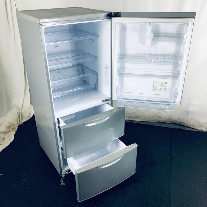 送料無料・設置無料サービス有り】冷蔵庫 AQUA AQR-271D 中古