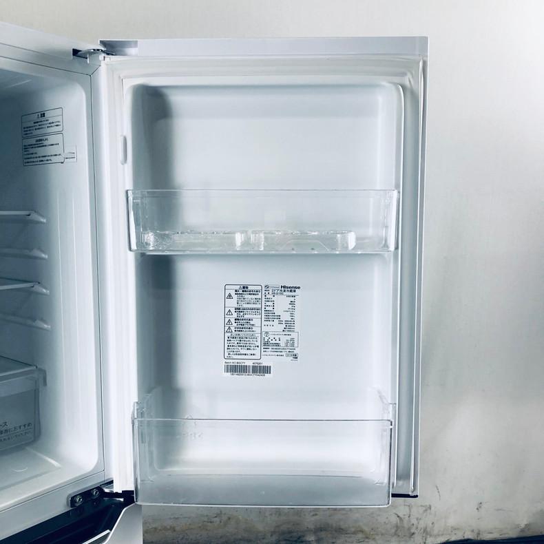 【中古】 ハイセンス Hisense 冷蔵庫 一人暮らし 2018年製 2ドア 150L ホワイト ファン式 右開き HR-D15C