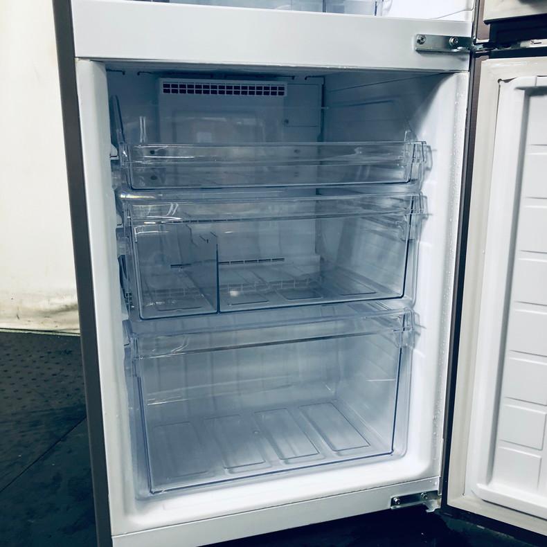 糸島市内 送料無料】 シャープ 冷蔵庫 271L 大きめ2ドア 2017年製 SJ