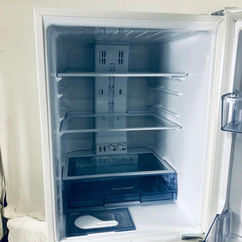 ID:rg221424 【自社配送エリア内限定】三菱 MITSUBISHI 冷蔵庫 ファミリー 中古 2023年製 3ドア 272L ホワイト ファン式 右開き MR-CX27J-W  【リユース品：状態B】【送料無料】【設置費用無料】 三菱（MITSUBISHI） 冷蔵庫 中古 MITSUBISHI MR-CX27J-W 2023年製 3
