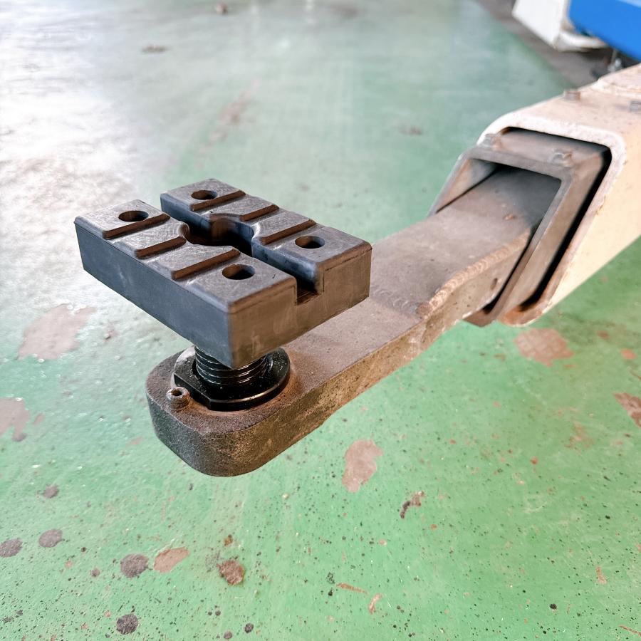 ビシャモン リフトアタッチメント 新型 ② 足ゲタ 2個セット 車整備 /ガード付き/車両/工場/リフト用フレーム/柱リフト/カーメンテナンス/フレームパッド Bishamon・ビシャモン純正 2柱リフト LA-AS トラックフレーム