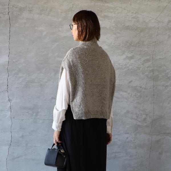 Tackutilite ユティリテ　ペルーニットベスト　北欧　モックネック utilite / ユティリテ / ペルーニットベスト - 北欧、暮らしの道具店