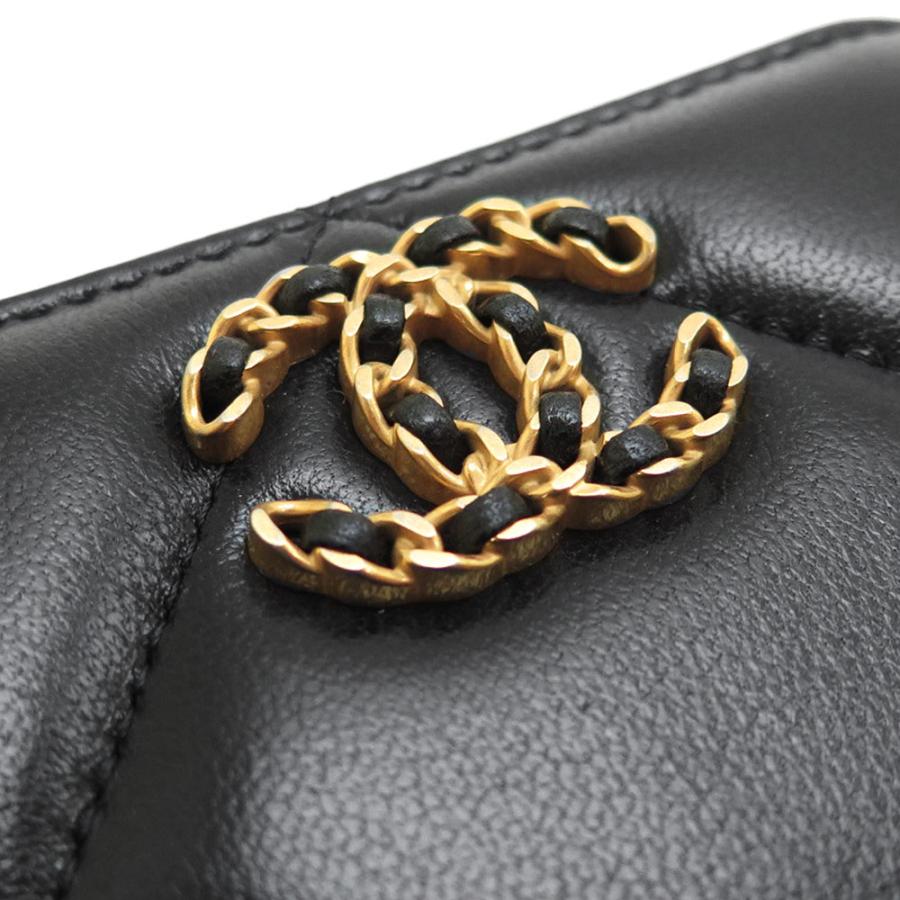 CHANEL ゴールド キルティング ケース　新品 CHANEL ゴールド キルティング レザー カードケース 【公式通販】