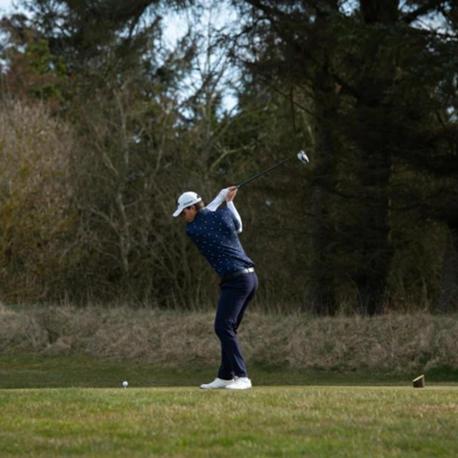 【ジーフォア】人気刻印ロゴマークデザイン ストレッチゴルフパンツL ジーフォア】人気刻印ロゴマークデザイン ストレッチゴルフパンツL