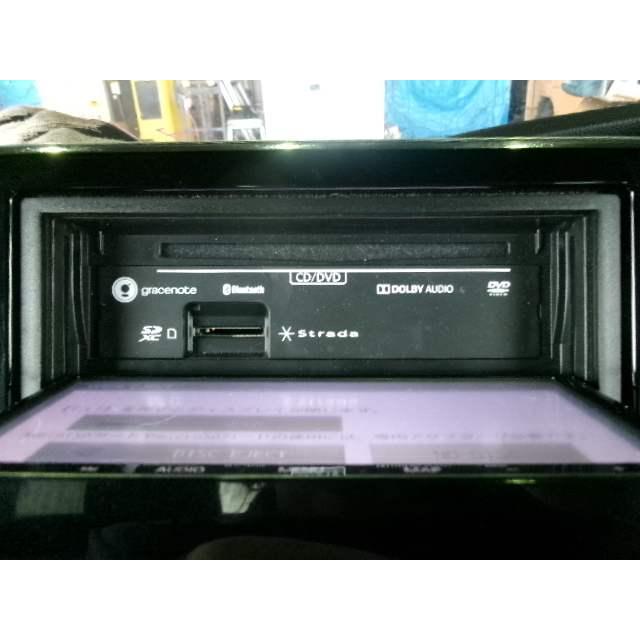 中古/社外 ストラーダ カーナビ CN-RE04D 7インチ☆No.260137 : オート