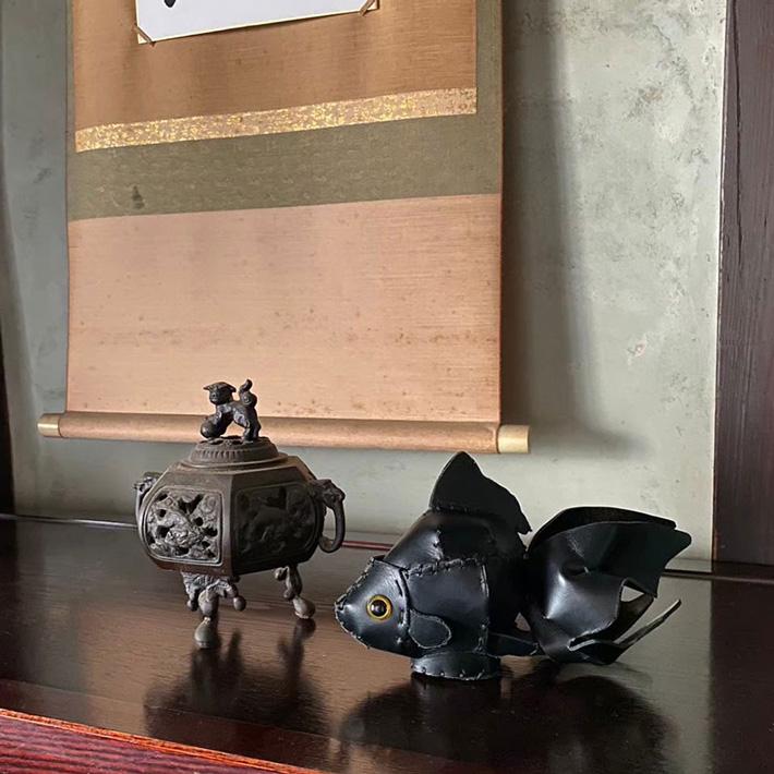 本革 レザークラフト 革で作る 金魚 きんぎょ 初心者 キット 工作 糸 道具付き ハンドメイド 趣味 革小物 革雑貨 革細工 革模型 送料無料 No.808632 |  | 07