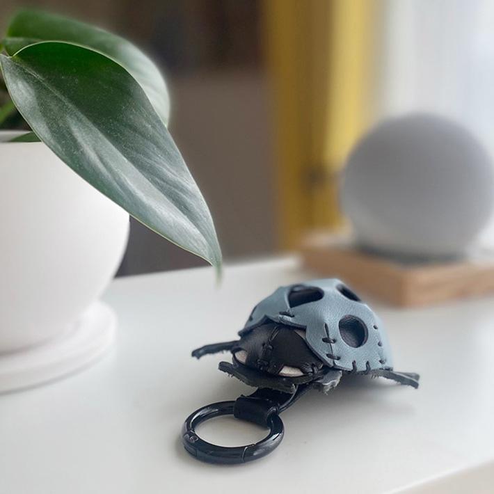 本革 レザークラフト 革で作る てんとうむし テントウムシ 初心者 キット 工作 糸 道具付き ハンドメイド 趣味 革小物 革雑貨 革細工 革模型 送料無料 No.808633 |  | 11