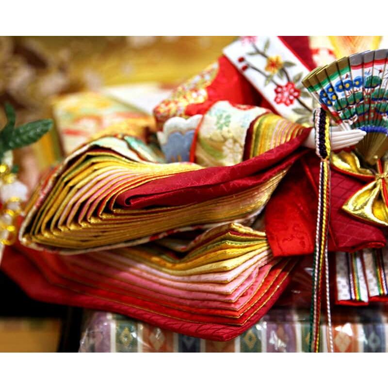 雛人形 久月 ひな人形 雛 三段飾り 五人飾り 麗華雛 西陣織金襴 金彩刺繍 京七番親王 大三五官女 桐製 駿河古典蒔絵 h073-k-1125 D-75 100周年記念 : 人形屋ホンポ(NINGYOYA HOMPO) - 通販 - Yahoo!ショッピング 雛人形 久月 ひな人形 雛 三段飾り 五人飾り 麗華雛 西陣織金襴 金彩刺繍 京七番親王 大三五官女 桐製 駿河古典蒔絵 h073-k-1125 D-75 100周年記念 : 人形屋ホンポ(NINGYOYA HOMPO) - 通販 - Yahoo!ショッピング