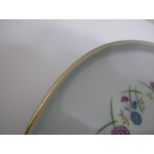 昭和レトロ　裏にＮマークの入った花文様の丸皿　２枚組　中古 |  | 04