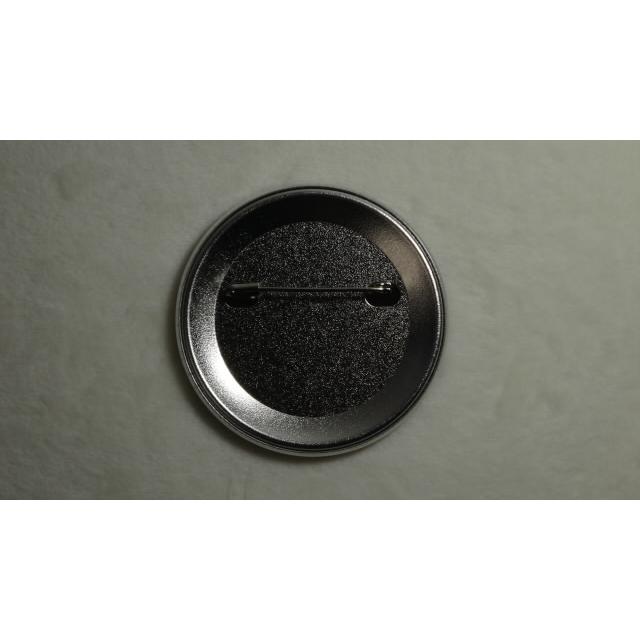 なまねご・レオ 青森 津軽弁 缶バッジ 青森さ行っできたじゃ（パープル）　新品 |  | 03