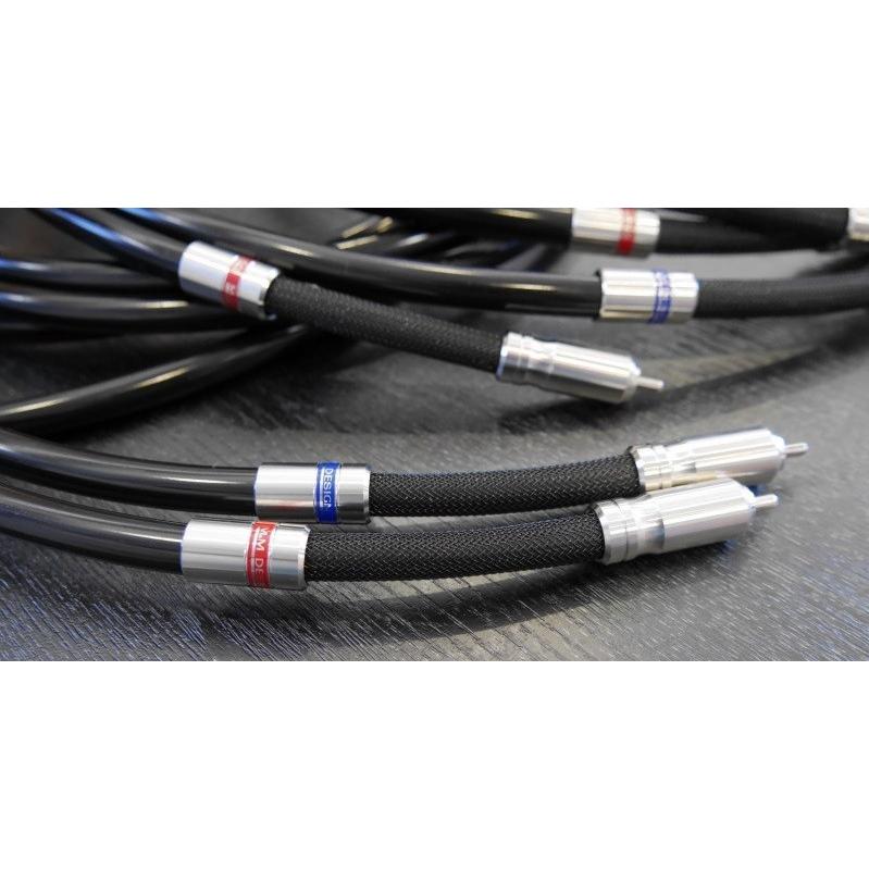 M&Mデザイン 7N-MA7000-II/0.7メートル ハイエンドRCAケーブルをけん引