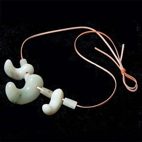 勾玉 管玉 首飾り 管玉ネックレス＞ 勾玉付き管玉ネックレスを手に古代を思う | 日本翡翠