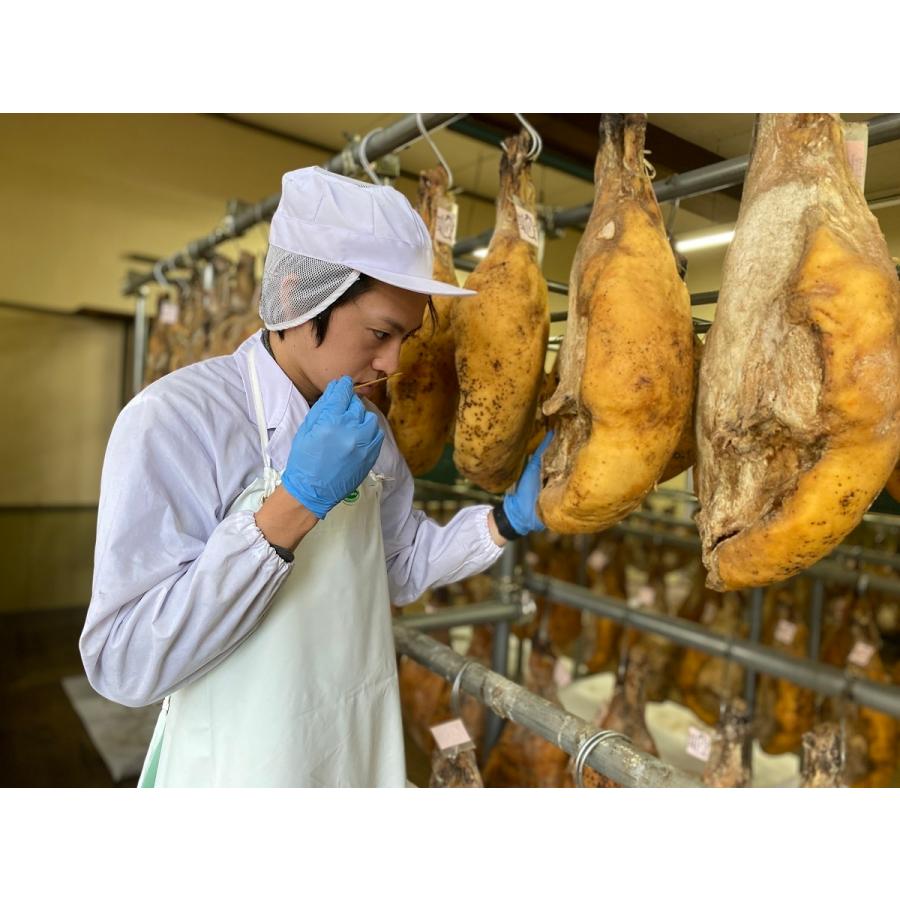 ２４カ月長期自然熟成あおもり生ハム　骨付きミニ原木＆台セット |  | 03