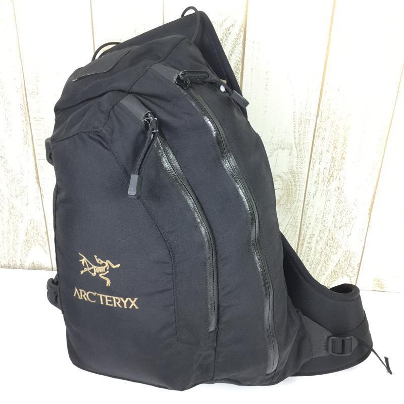 アークテリクス クイバー Quiver ワンショルダーバッグ 生産終了モデル 入手困難 ARCTERYX ブラック系 :z00024388:セカンドギアヤフーショッピング店 - 通販 - Yahoo!ショッピング アークテリクス クイバー Quiver ワンショルダーバッグ 生産終了モデル 入手困難 ARCTERYX ブラック系 :z00024388:セカンドギアヤフーショッピング店 - 通販 - Yahoo!ショッピング
