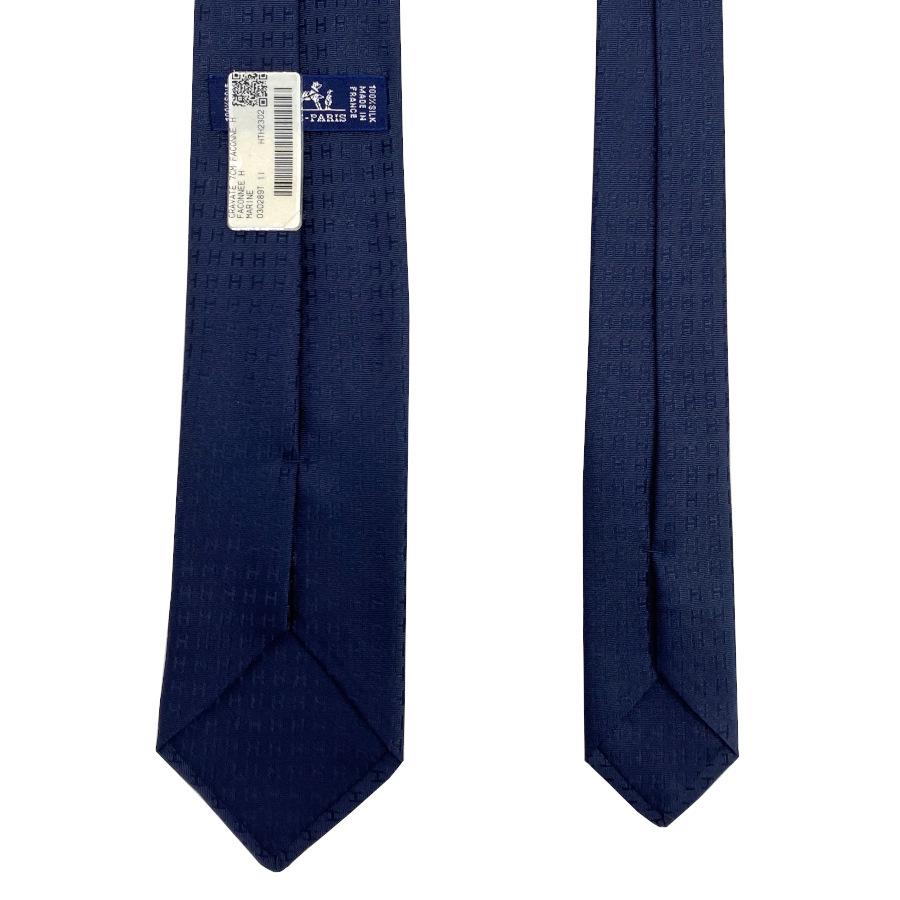 国内完売商品【新品】エルメス HERMES ネクタイ シルクツイルタイ 7CM《FACONNEE H》ネイビー ブルー 総柄 ロゴ H柄 プレゼント ギフト メンズ 男性 H030289T 11の画像
