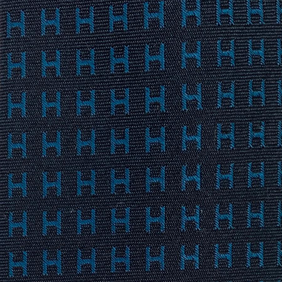 国内完売商品【新品】エルメス HERMES ネクタイ H織りタイ 7CM《ファソネ H》ブラック コバルトブルー 総柄 ロゴ H柄 プレゼント ギフト メンズ 男性 H036322T36の画像