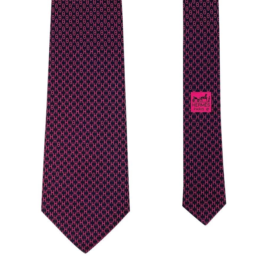 ★ラッピング無料★ エルメス HERMES ネクタイ ツイルタイ9.1cm《H ENCHAINES》H045609MA ネイビー 紺 ピンク フューシャ プレゼント ギフト メンズ 男性 | HERMES | 04