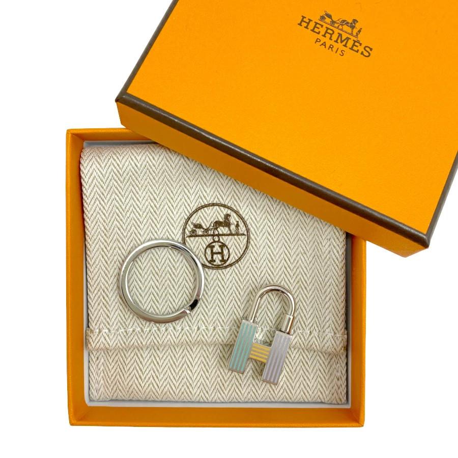 【新品】HERMES エルメス キーホルダー《クイズ・レインボー》カデナ キーリング バッグチャーム Hモチーフ アシデュレ H077309FPAC | HERMES