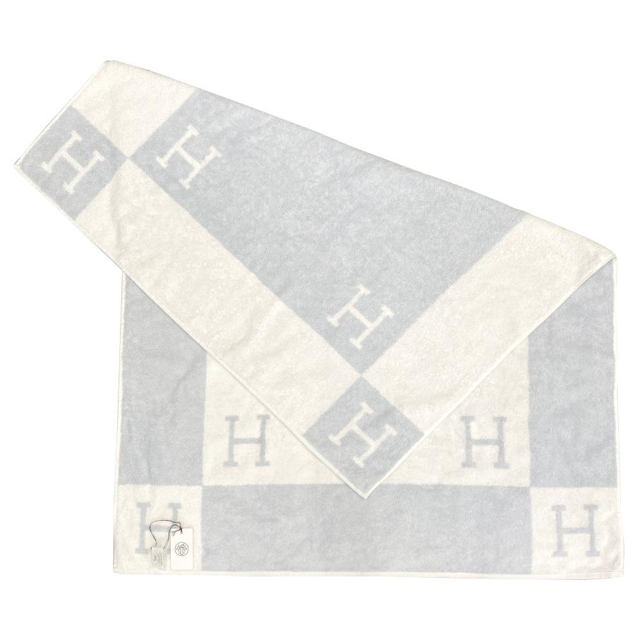 HERMES（エルメス） 【新品】エルメス バスタオル《アヴァロン》ブルー