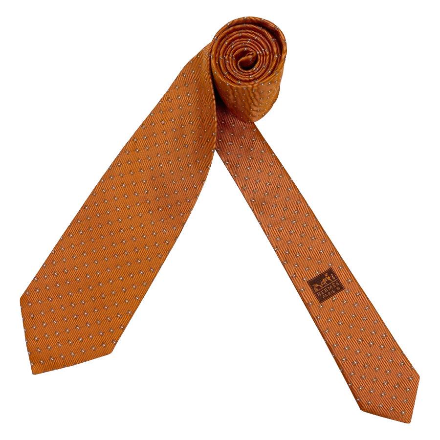 国内完売商品【新品】エルメス HERMES ネクタイ ヘヴィシルクタイ 8CM《ファインH》橙色 灰色 ホワイト 白 ギフト プレゼント 男性 メンズ H659290 T08の画像
