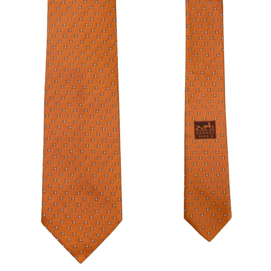 国内完売商品【新品】エルメス HERMES ネクタイ ヘヴィシルクタイ 8CM《ファインH》橙色 灰色 ホワイト 白 ギフト プレゼント 男性 メンズ H659290 T08の画像