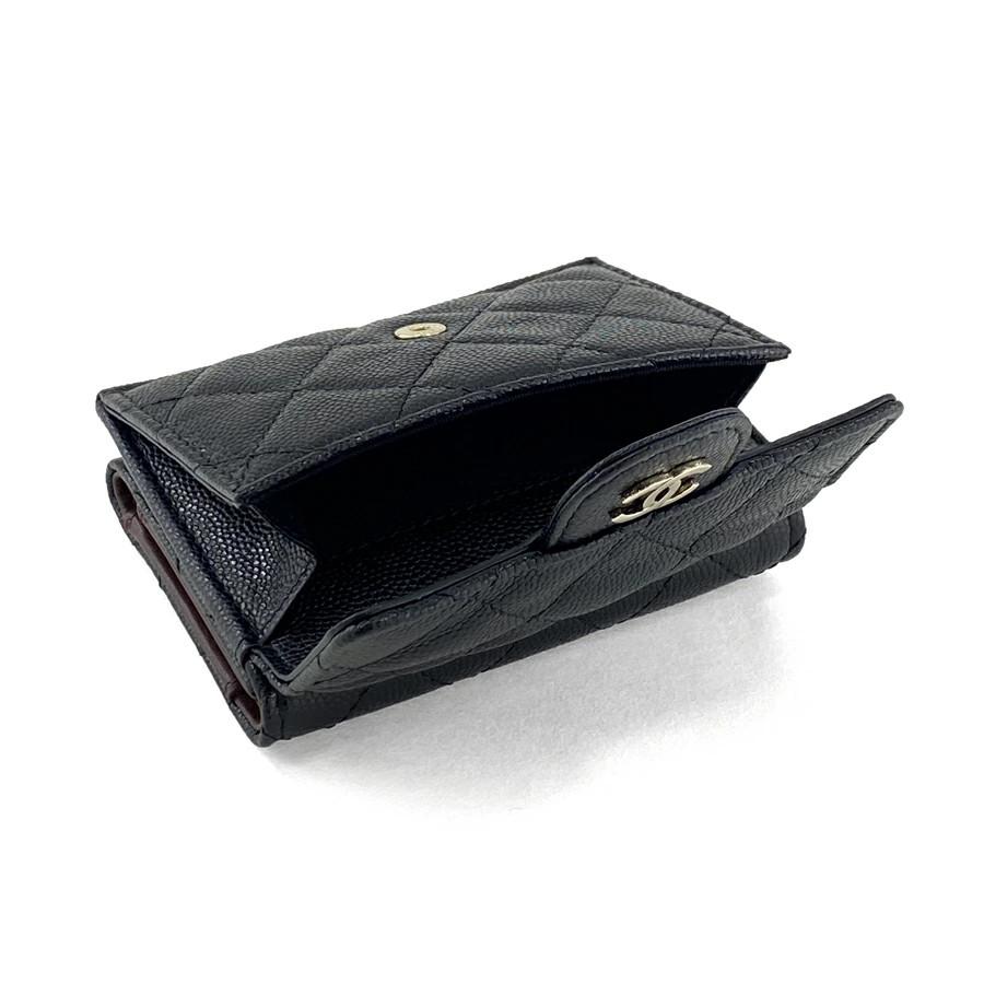 【新品】シャネル CHANEL 三つ折り財布 クラシック スモール フラップ ウォレット マトラッセ グレインド カーフスキンブラック AP0230 B10583 C3906の画像