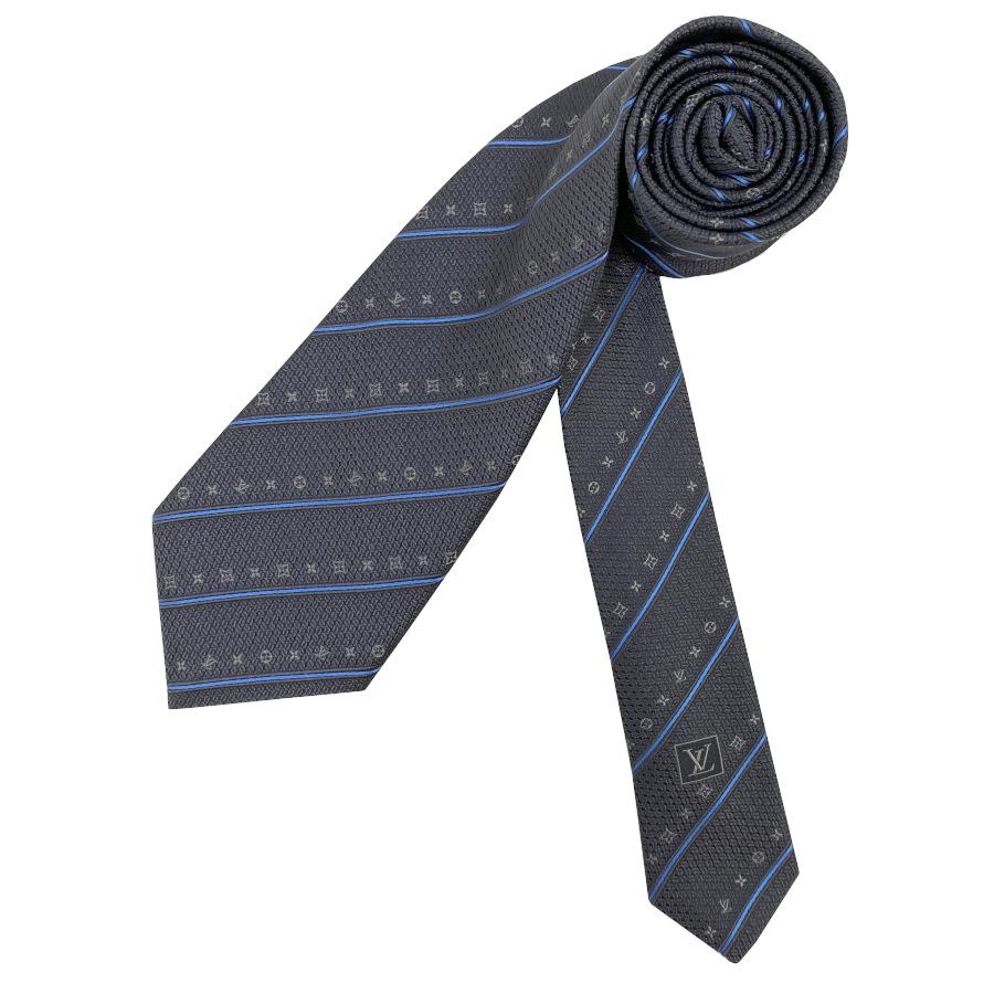 国内完売商品【新品】ルイヴィトン LOUIS VUITTON ネクタイ・モノグラムストライプ 8CM ダークグレー ブルーグレー ロゴ モノグラム ギフト プレゼント M96404 | LOUIS VUITTON | 03