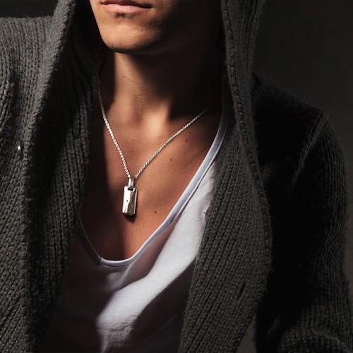 シルバーネックレス メンズネックレス ブラックダイヤモンド ブランド