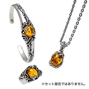 シルバーアクセサリー ネックレス・ペンダント 琥珀・アンバー シルバーアクセサリー ネックレス・ペンダント 琥珀・アンバー