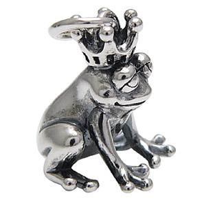 新品 蛙　カエル925シルバー ペンダント シルバーアクセサリー ペンダント・ネックレス カエルの王様 蛙