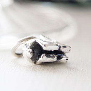 シルバーアクセサリー ペンダント・ネックレス 赤ジルコニア うさぎ