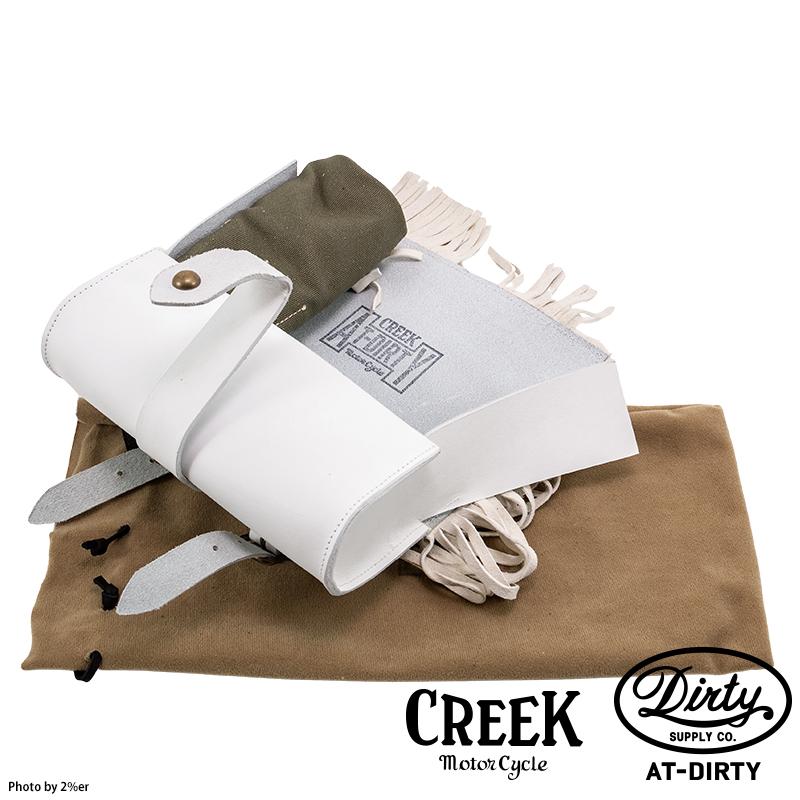 CREEK MOTORCYCLE x AT-DIRTY レザー フリンジ ツールバッグ アイボリーの画像