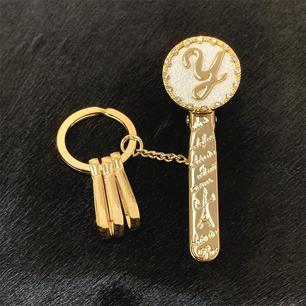 人気no1イニシャル バッグ キー クリップ キーホルダー 迷子にならない 鍵 車 チャーム アクセサリー ギフト かわいい おしゃれ プレゼント Cl 09 3carat 通販 Yahoo ショッピング