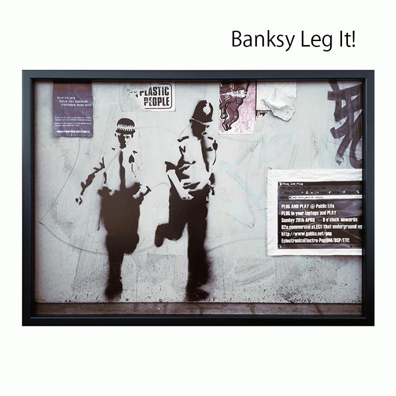 【bicosya/美工社】Banksy /バンクシー Leg It ! IBA-62209　《おしゃれ/御祝/絵/壁掛/ポスター／アート/芸術/美術/教材/ピクチャー/飾り/》｜3chome-market