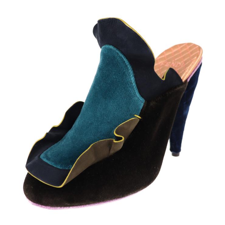 FENDI 新品未使用展示品 フェンディ サンダル 表記36 1/2 ベルベット  