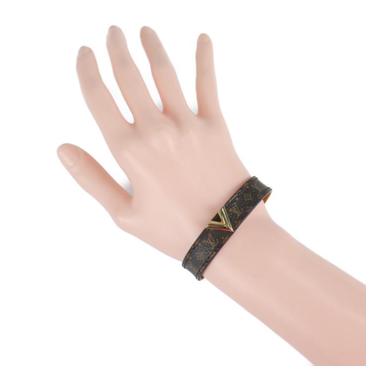 LOUIS VUITTON ルイ ヴィトン ブラスレ エセンシャル V M6042F 17 