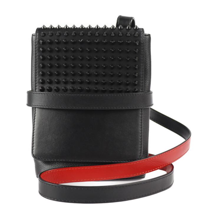 CHRISTIAN LOUBOUTIN(クリスチャンルブタン) ショルダーバッグ ベンチ  
