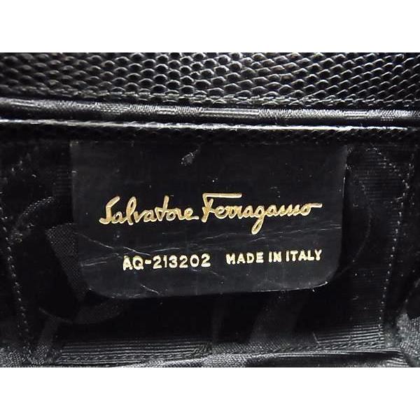美品　フェラガモ　ショルダーバッグ　チェーン　ヴァラリボン　リザード型押し　黒⭐︎ FERRAGAMO（フェラガモ） ショルダーバッグ ヴァラ・リボン チェーン