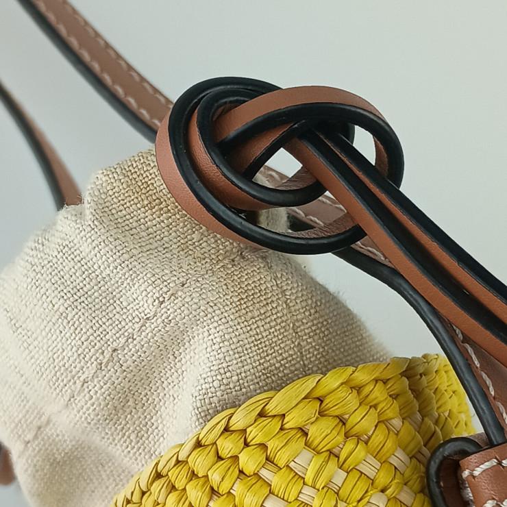 LOEWE（ロエベ） ショルダーバッグ アナグラム シリンダーポケット