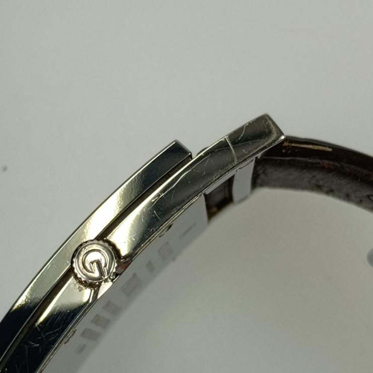 GUCCI（グッチ） 腕時計 デイト クォーツ 7900M.1 シルバー文字盤 SS