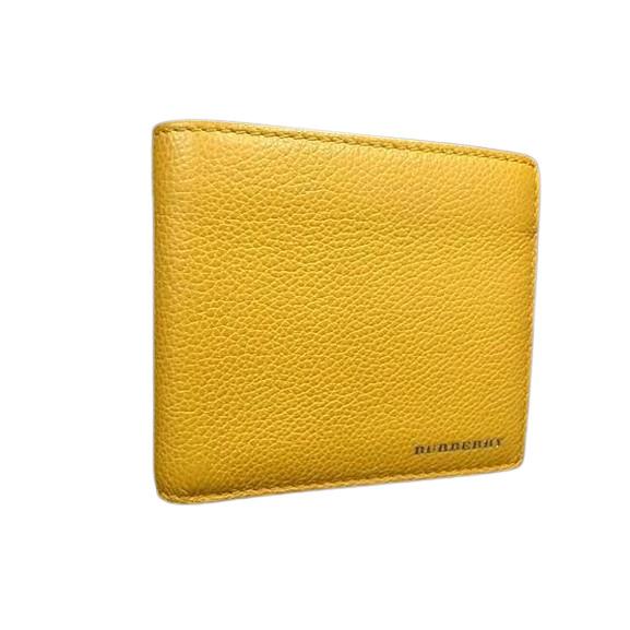 BURBERRY バーバリー 二つ折り財布 金ロゴ レザー BURBERRY（バーバリー） 二つ折り財布 札入れ レザー - イエロー系 折