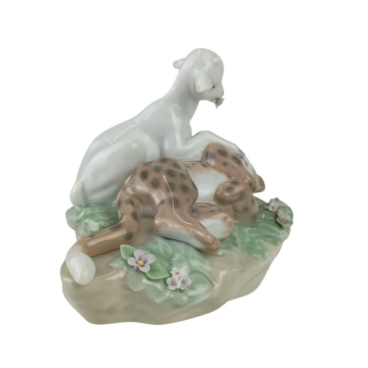 LLADRO（リヤドロ） 置物 平和の王国（豹と子ヤギ） ポーセリン 6926