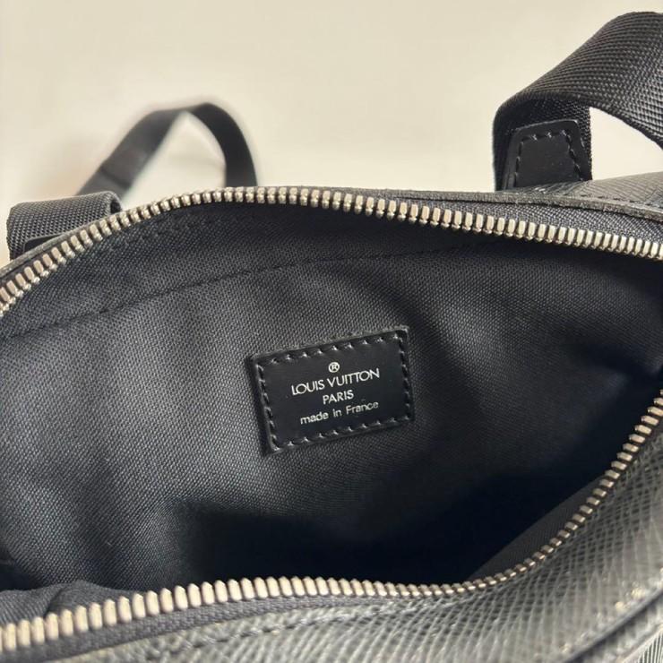 LOUIS VUITTON サヤン タイガ ショルダーバッグ ブラック 942 LOUIS VUITTON（ルイ・ヴィトン） ショルダーバッグ サヤン M30902