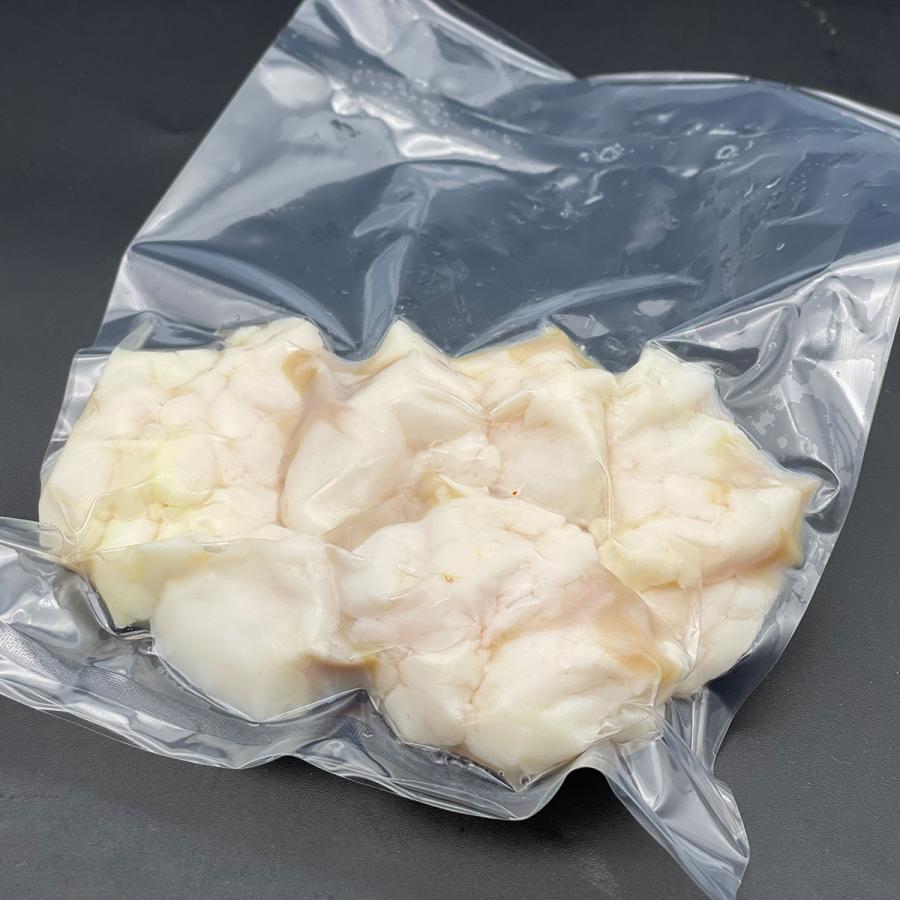 【冷凍】国産牛小腸　3P　もつ鍋には欠かせない主役のホルモン。鍋に追加しても、焼いておつまみにも。新鮮な国産小腸を厳選してお届け！ |  | 02