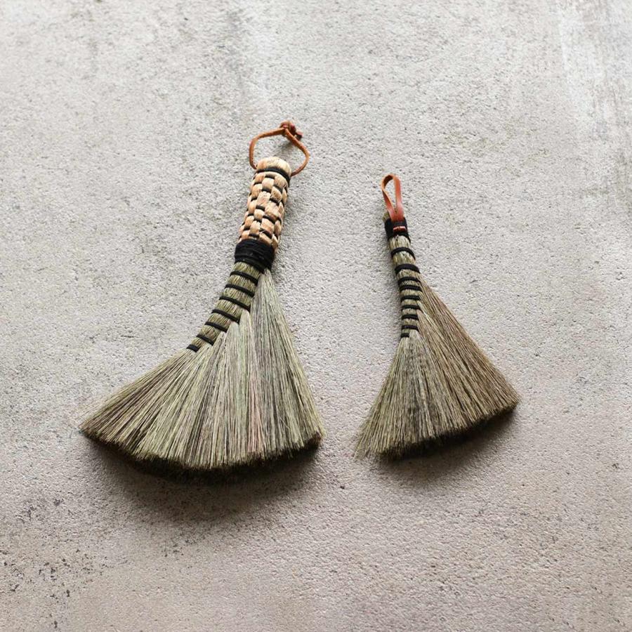 天然草製 手持ち用ほうき 卓上ほうき ホウキ 箒 掃除 小さめ ハンディ 日用品 道具 い草 天然