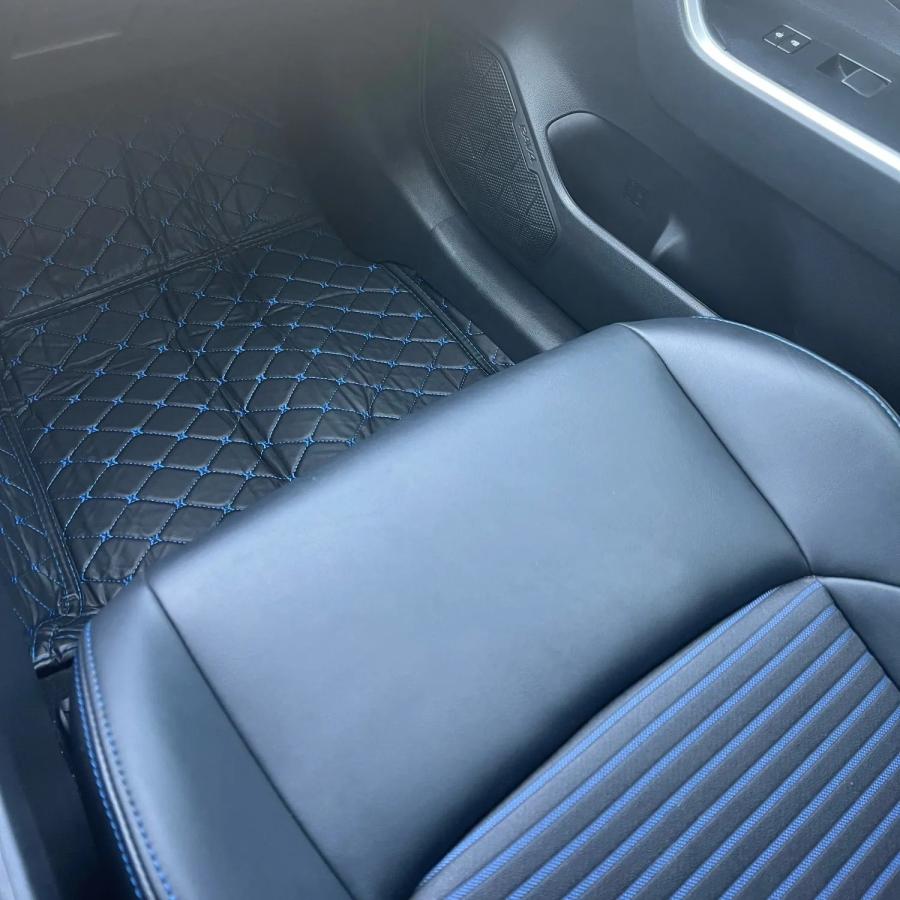 トヨタ（TOYOTA） フロアマット レザー 車 カーペット クラウン GRS200