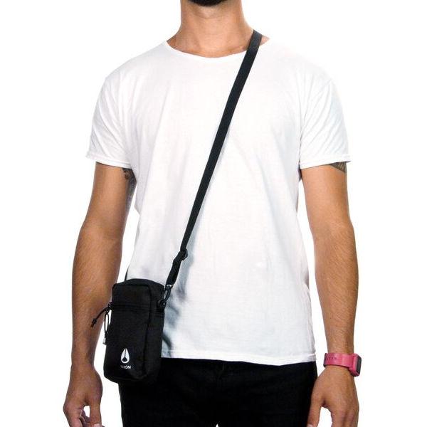 NIXONレディースショルダーバック NIXON ニクソン ボディバッグ 斜め掛け 鞄 bag シンプル メンズ
