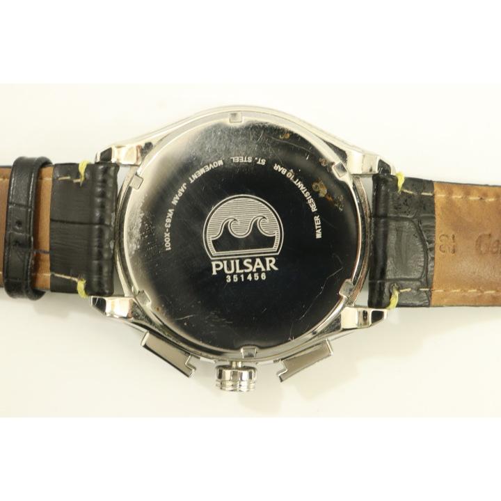 【中古】 PULSAR メンズ腕時計 -- メンズ腕時計 PULSAR -- 黒 ブラック 黄 イエロー ロゴ VK63-X001｜55st｜03