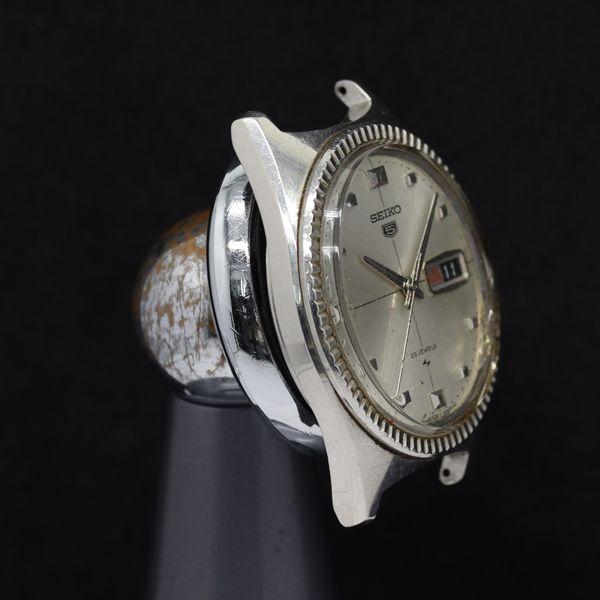SEIKO　セイコー5　機械式自動巻き　23石　デイデイト　5126-7030 セイコー AT/自動巻 5126-8030 セイコー5 デイデイト 23石 ラウンド